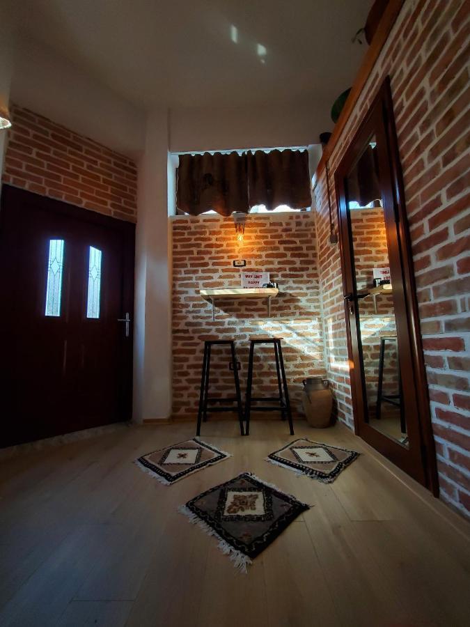 Relax Inn Корча Экстерьер фото