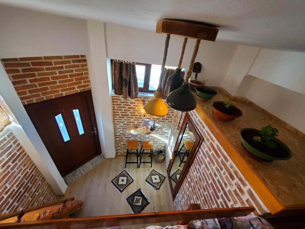 Relax Inn Корча Экстерьер фото